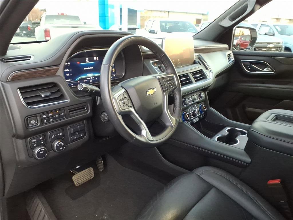 Used 2022 Chevrolet Suburban LT w/ LT Signature Package image 16