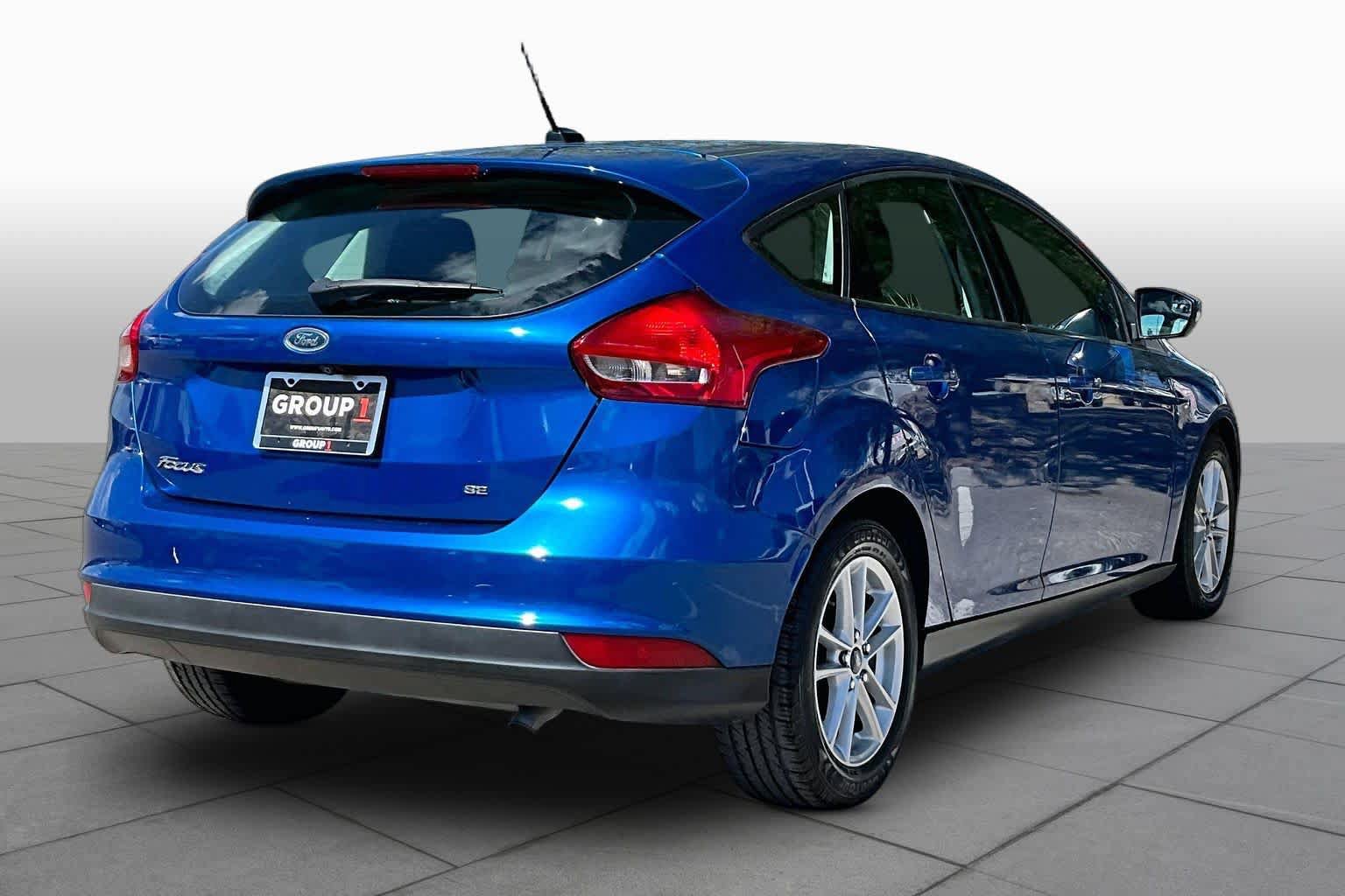 Used 2018 Ford Focus SE w/ Cold Weather Package FWD image 13