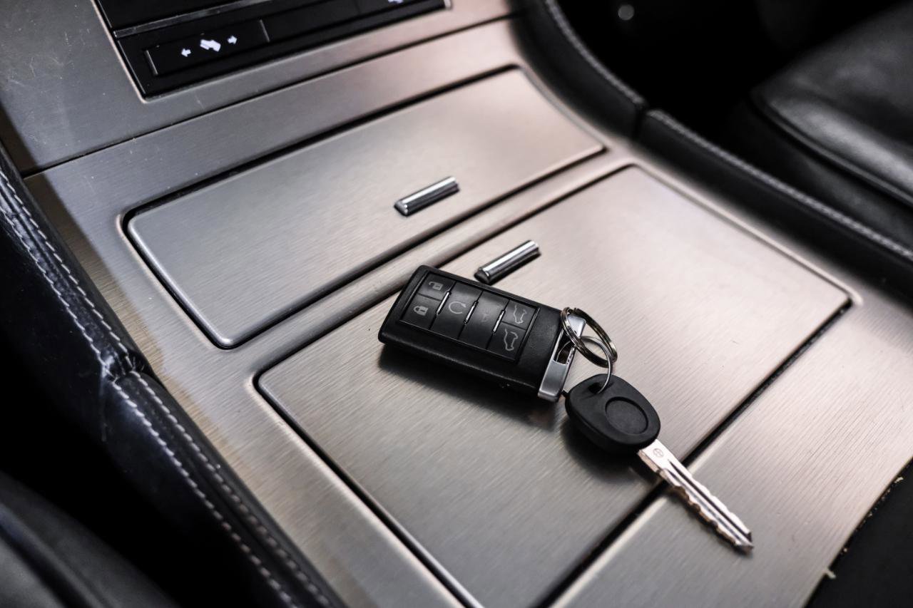 Used 2013 Cadillac Escalade Platinum RWD image 74