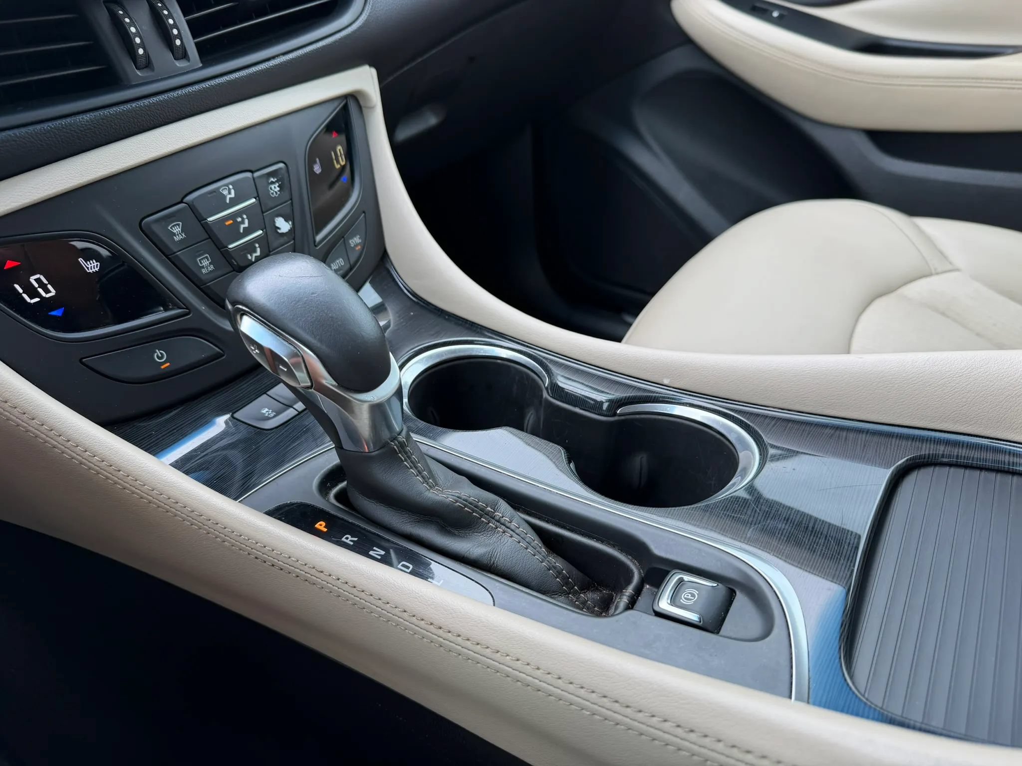 Used 2018 Buick Envision Preferred FWD image 15