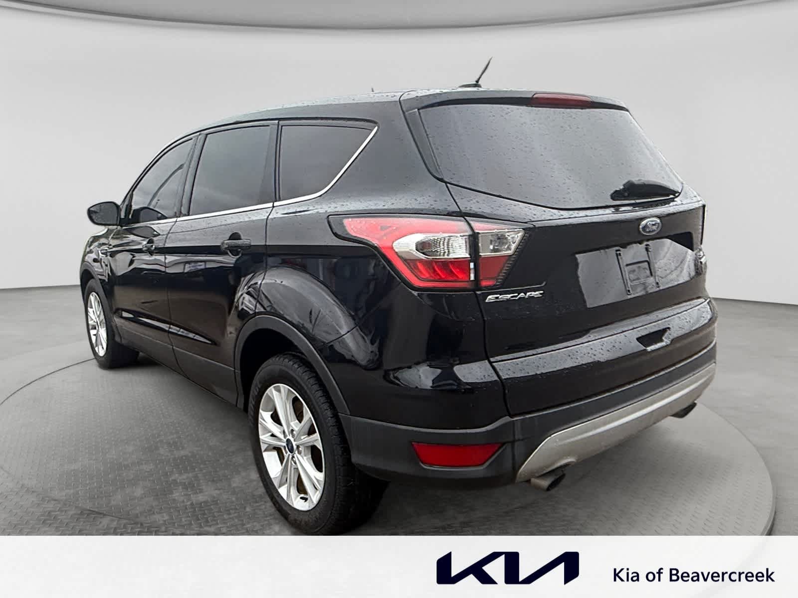 Used 2017 Ford Escape SE FWD image 7