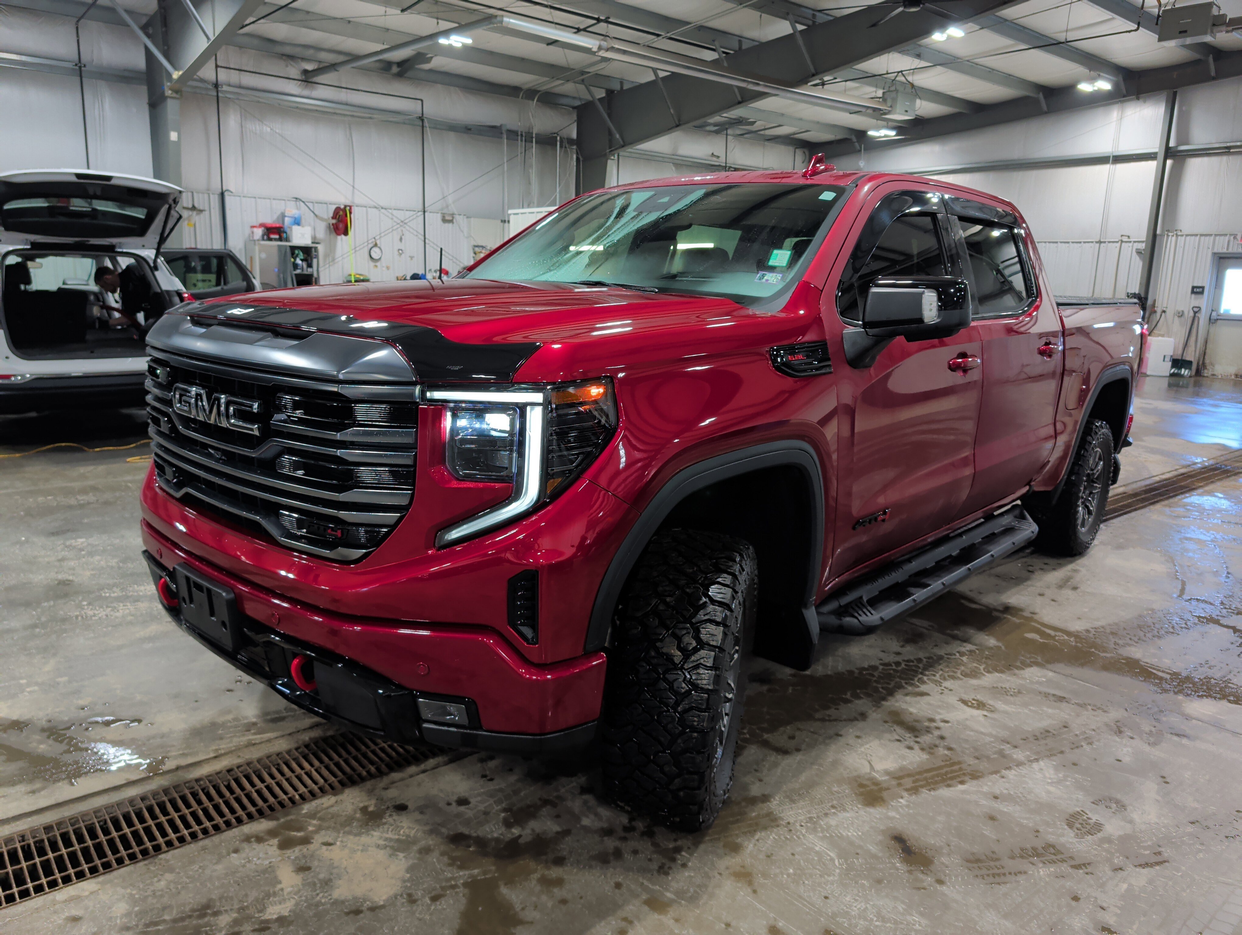 Used 2024 GMC Sierra 1500 AT4 w/ Technology Package image 6