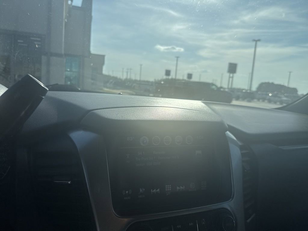 Used 2019 Chevrolet Suburban LT RWD image 15