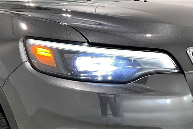 Used 2019 Jeep Cherokee Latitude Plus w/ Cold Weather Group AWD/4WD image 38