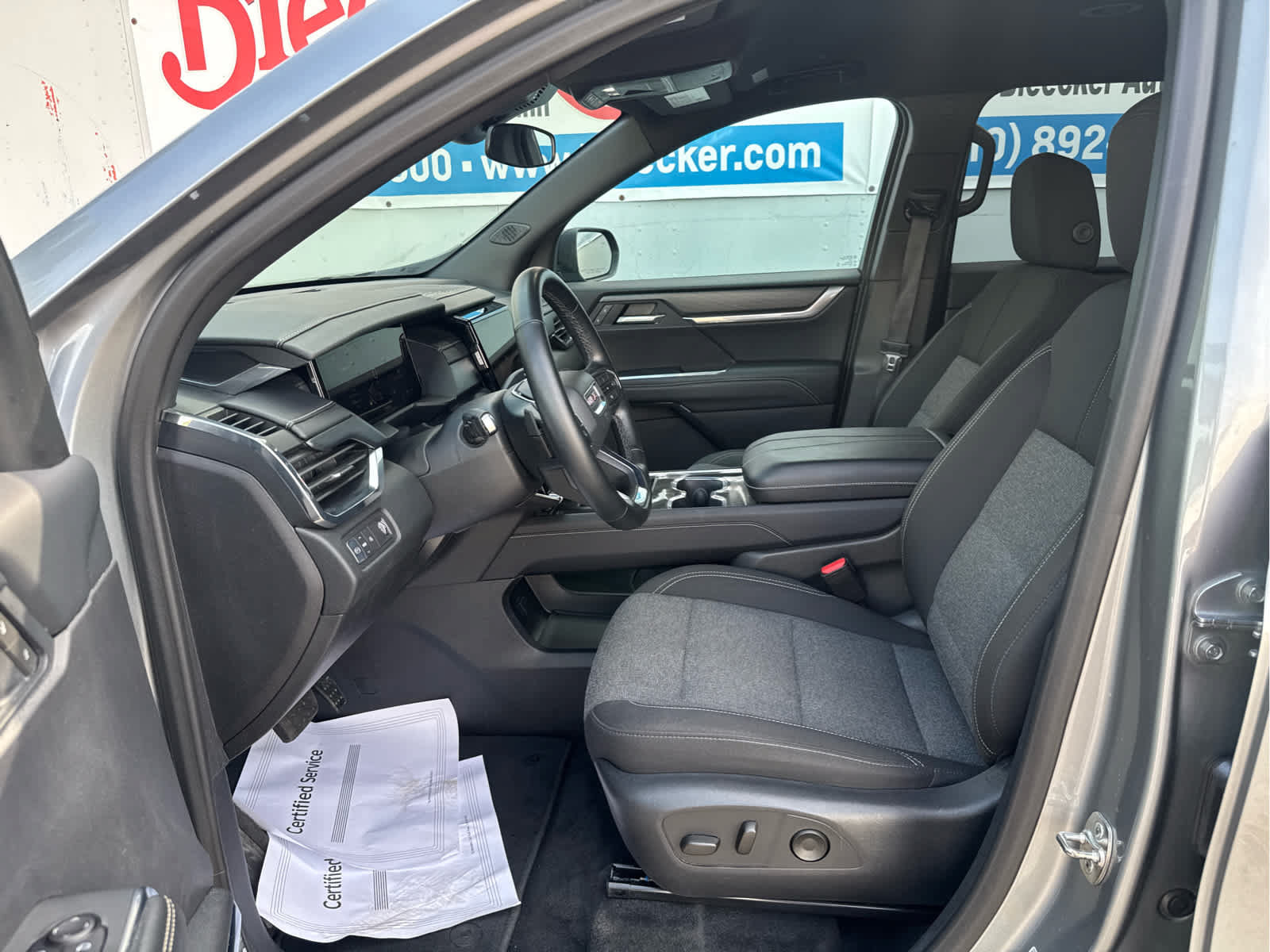 Used 2025 GMC Acadia Elevation FWD image 25