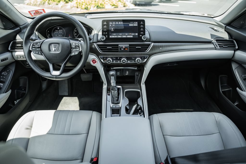Used 2018 Honda Accord Touring image 20