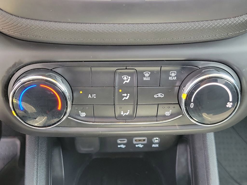 Used 2023 Chevrolet TrailBlazer LT FWD image 25