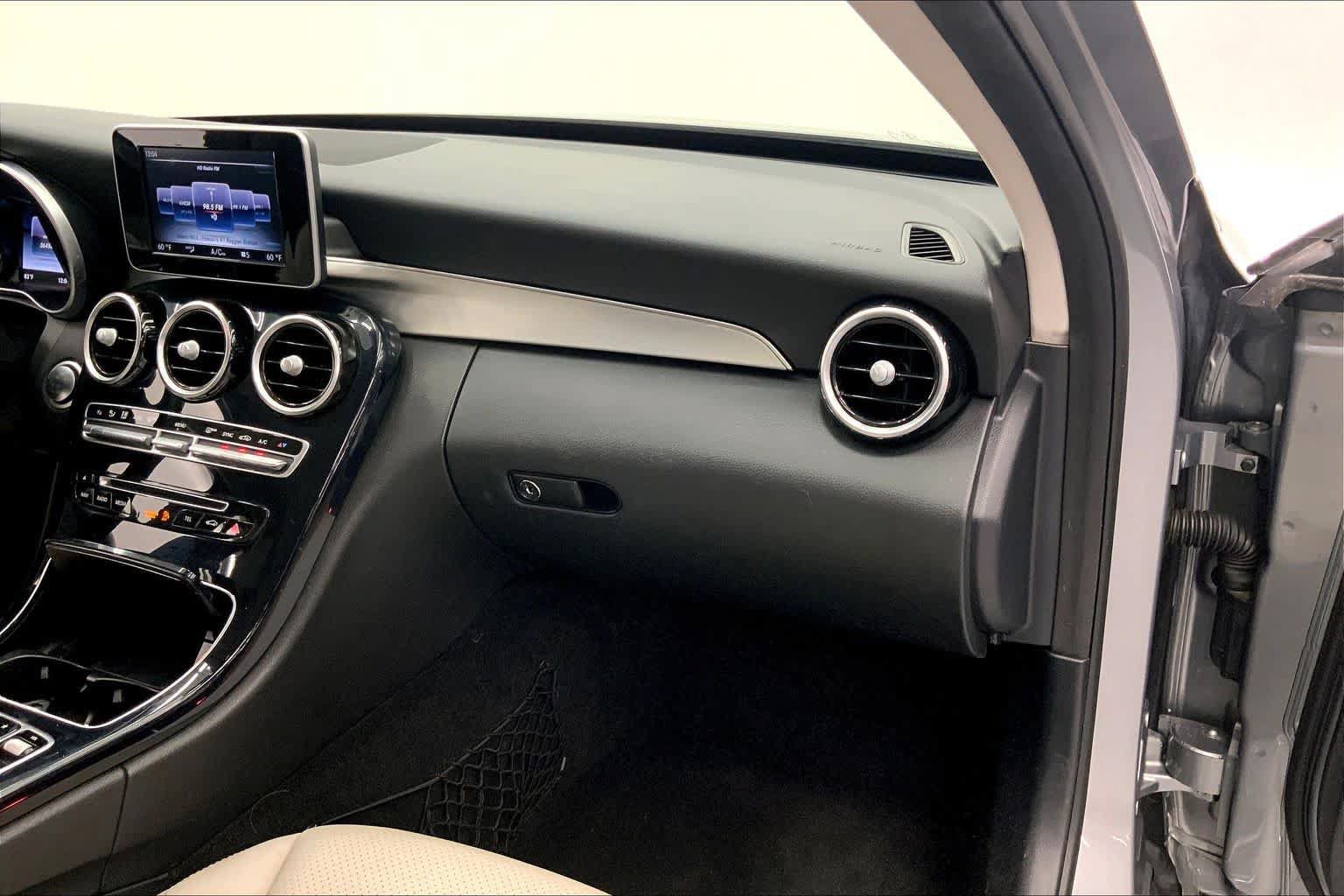 Used 2016 Mercedes-Benz C 300 Sedan image 27