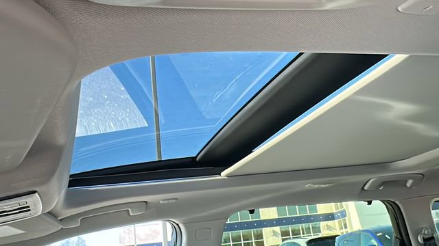 Used 2023 Nissan Rogue Platinum image 11