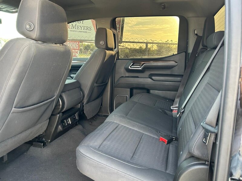 Used 2023 Chevrolet Silverado 1500 LT RWD image 38