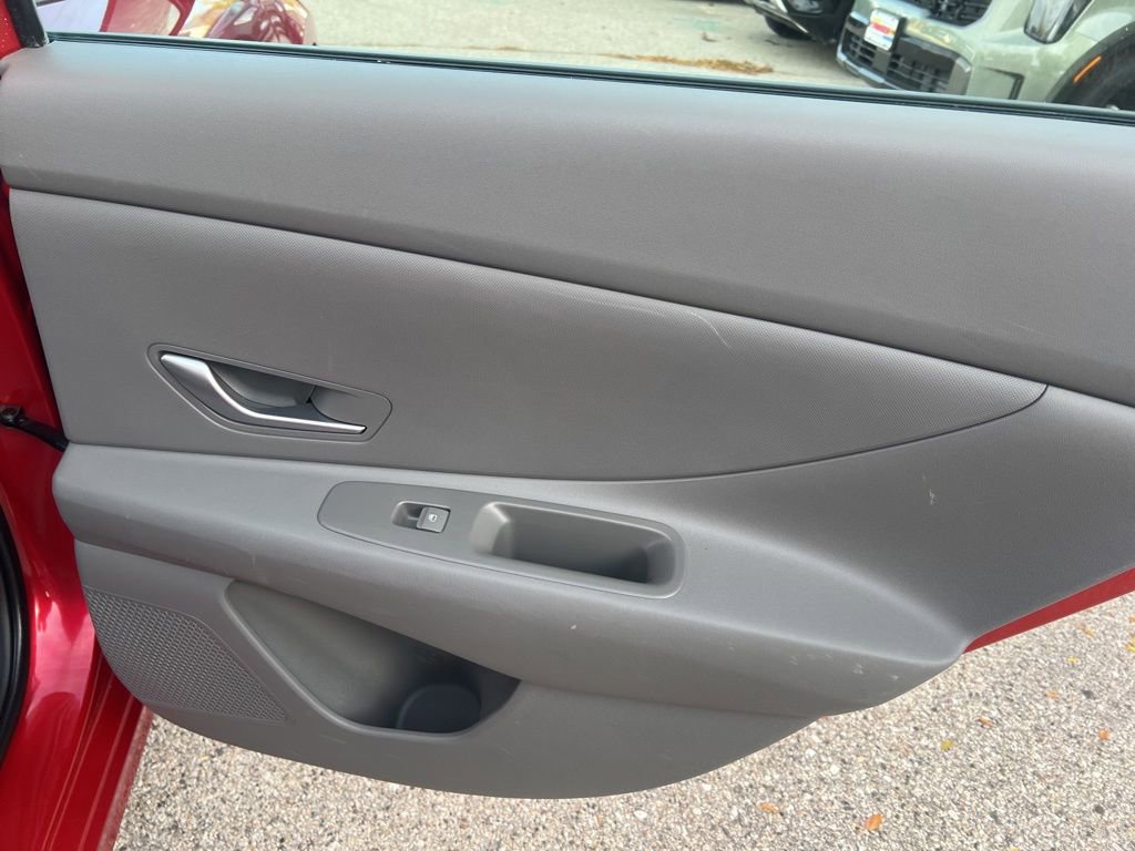 Used 2023 Hyundai Elantra SEL w/ Cargo Package image 15