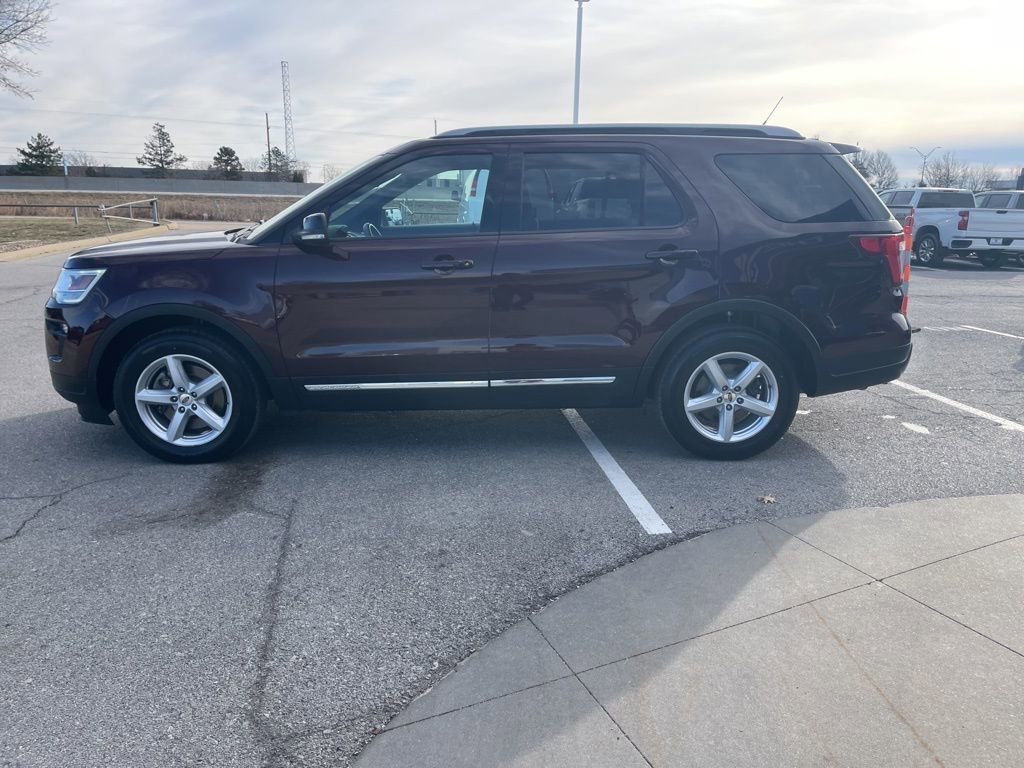 Used 2018 Ford Explorer XLT w/ Equipment Group 201A image 6