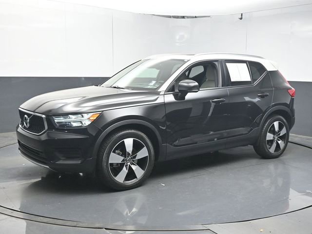 Used 2020 Volvo XC40 T5 Momentum w/ Premium Package image 4