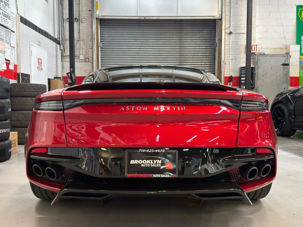Used 2019 Aston Martin DBS Superleggera RWD image 7