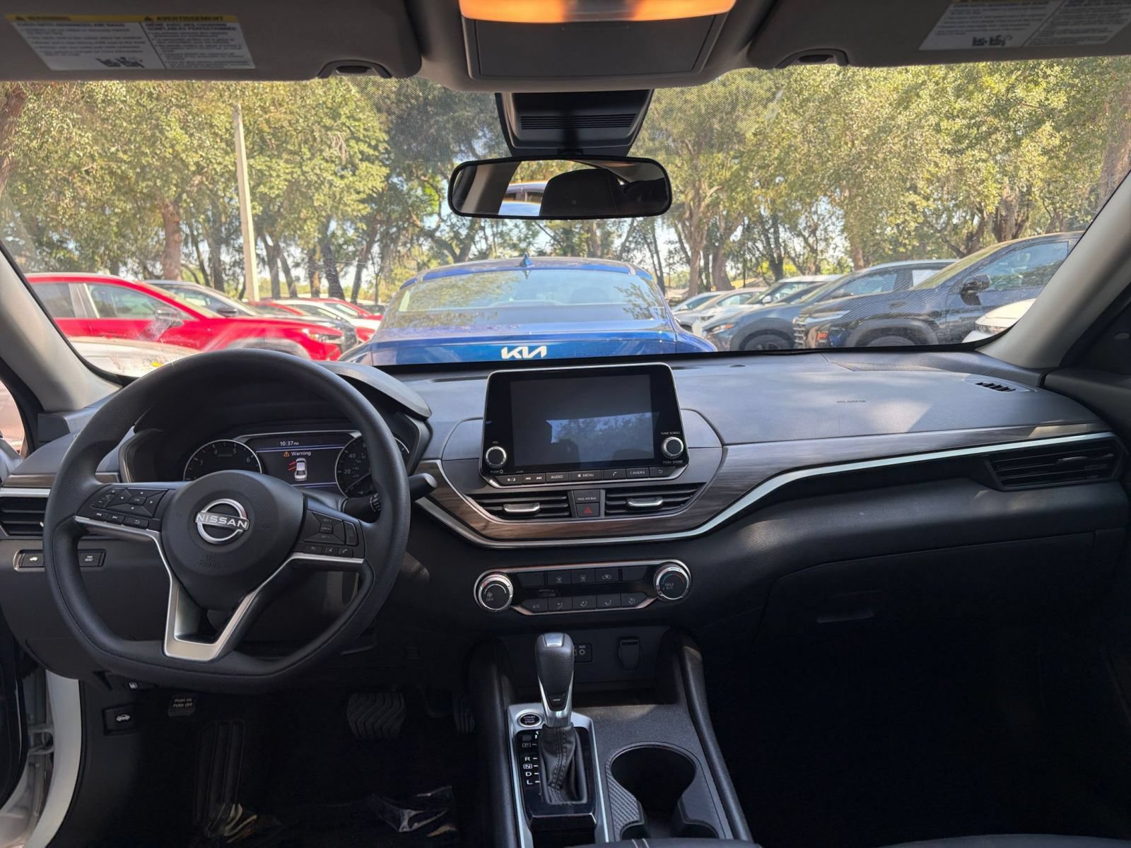 Used 2025 Nissan Altima 2.5 SV FWD image 28