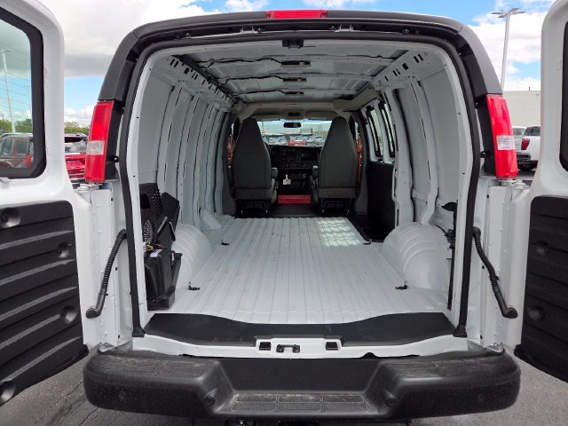 New 2025 Chevrolet Express 3500 w/ Driver Convenience Package RWD image 21