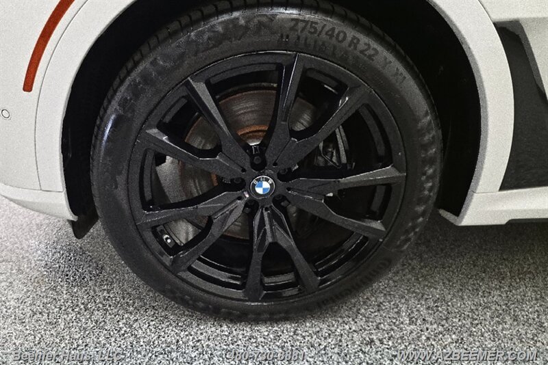 Used 2024 BMW X7 xDrive40i w/ M Sport Package AWD/4WD image 38