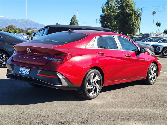 Used 2024 Hyundai Elantra SEL w/ Convenience Package image 2