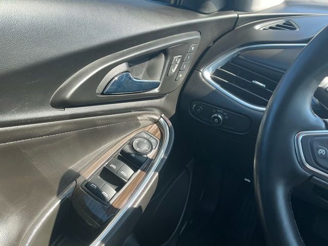 Used 2024 Chevrolet Malibu LT image 25