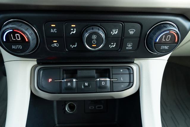 Used 2021 GMC Acadia Denali w/ Denali Technology Package image 22