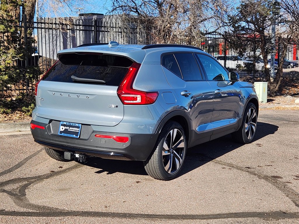 Used 2023 Volvo XC40 B5 Ultimate image 24
