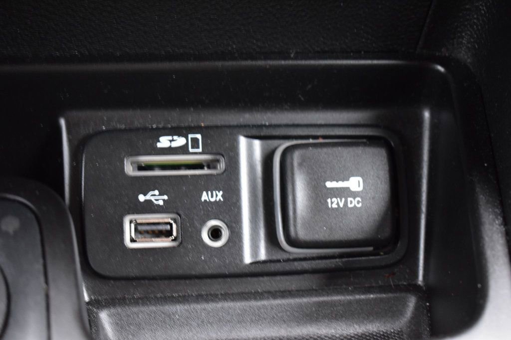 Used 2016 Jeep Cherokee Sport image 32