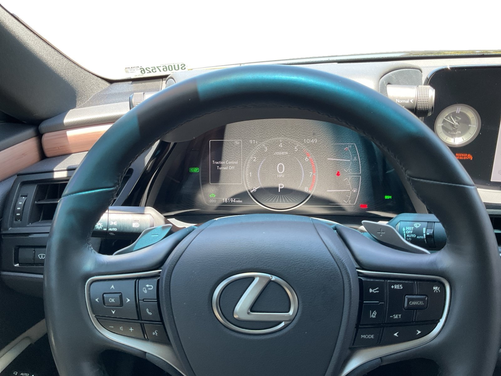 Used 2025 Lexus ES 300h w/ Premium Package FWD image 12