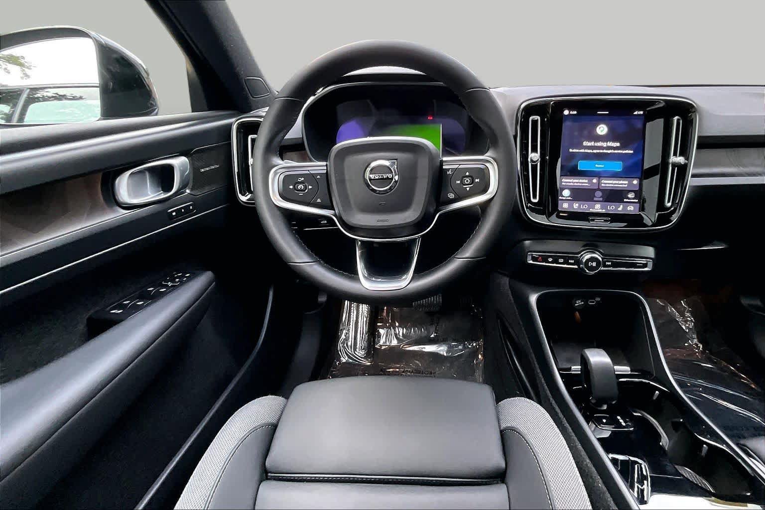 Certified 2023 Volvo XC40 Recharge Ultimate w/ Protection Package Premier AWD/4WD image 5
