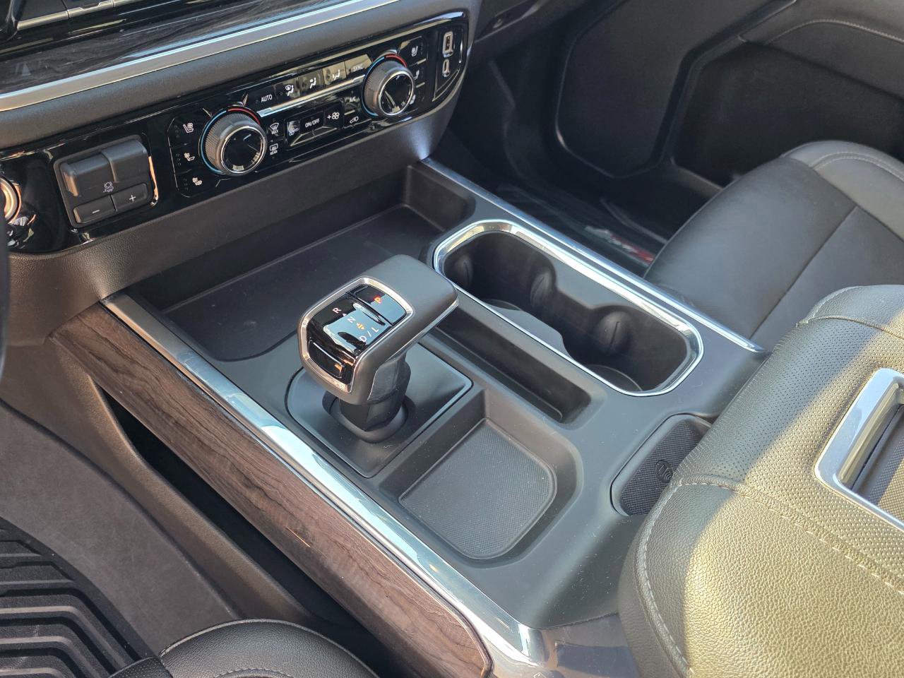 Used 2022 Chevrolet Silverado 1500 LTZ w/ LTZ Premium Package image 8