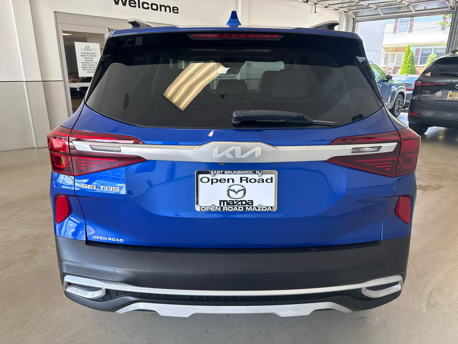 Used 2023 Kia Seltos EX AWD/4WD image 6