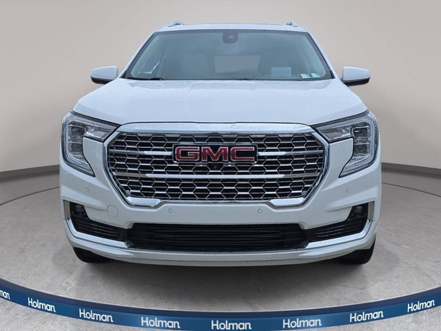 Used 2024 GMC Terrain Denali w/ Denali Premium Package AWD/4WD image 3