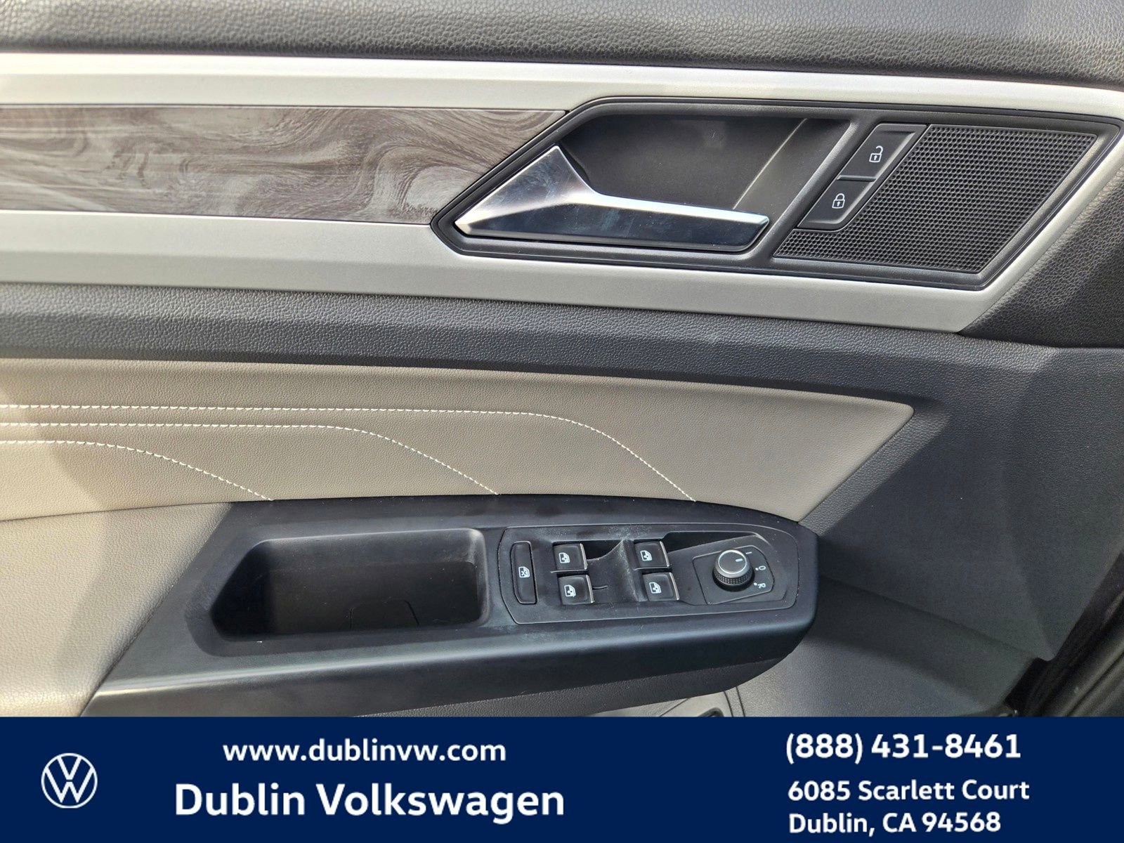 Used 2021 Volkswagen Atlas Cross Sport SE w/ Panoramic Sunroof Package image 15