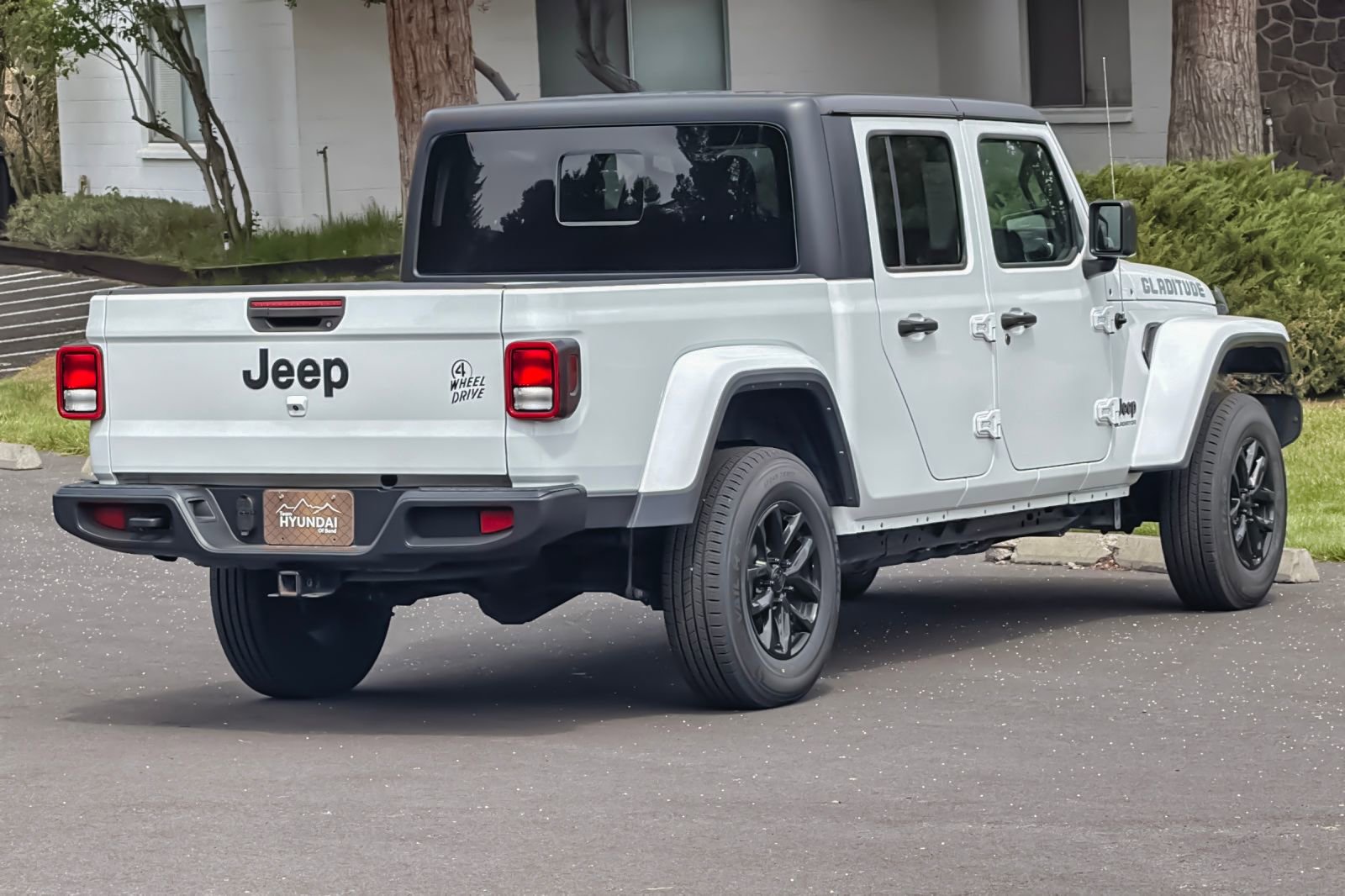 Used 2022 Jeep Gladiator Sport AWD/4WD image 4