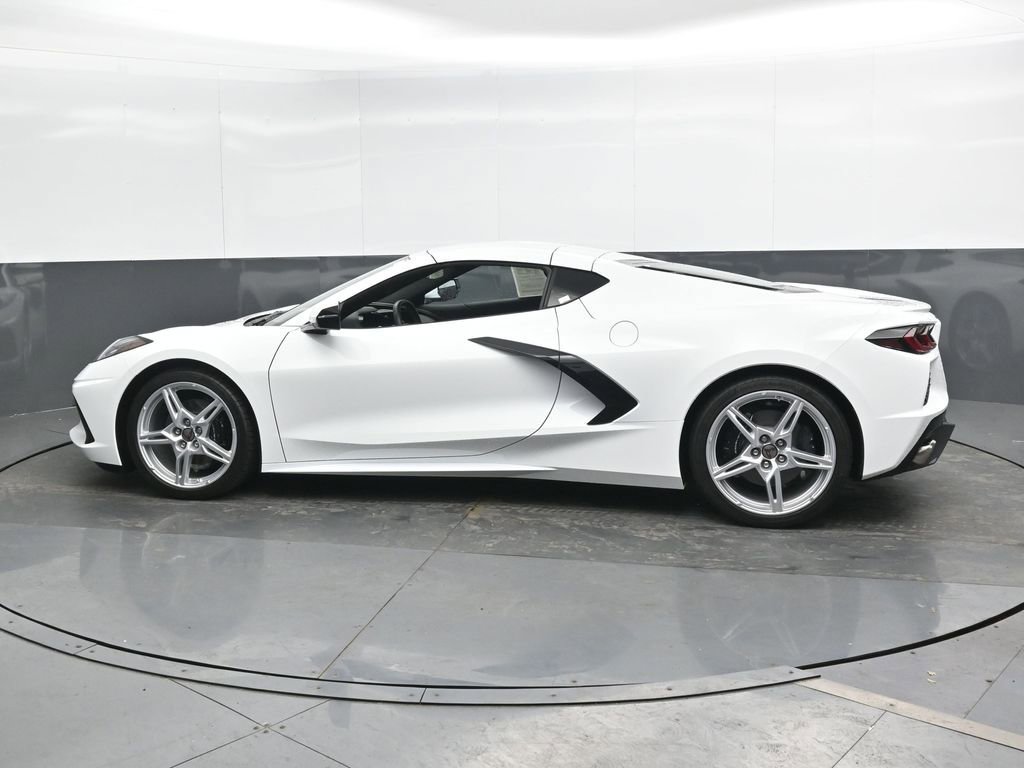 Used 2022 Chevrolet Corvette Stingray Coupe w/ 1LT RWD image 9
