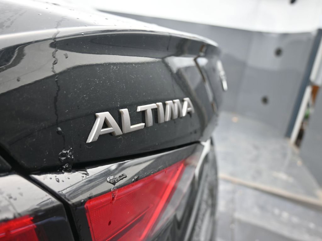 Used 2024 Nissan Altima 2.5 SV FWD image 17
