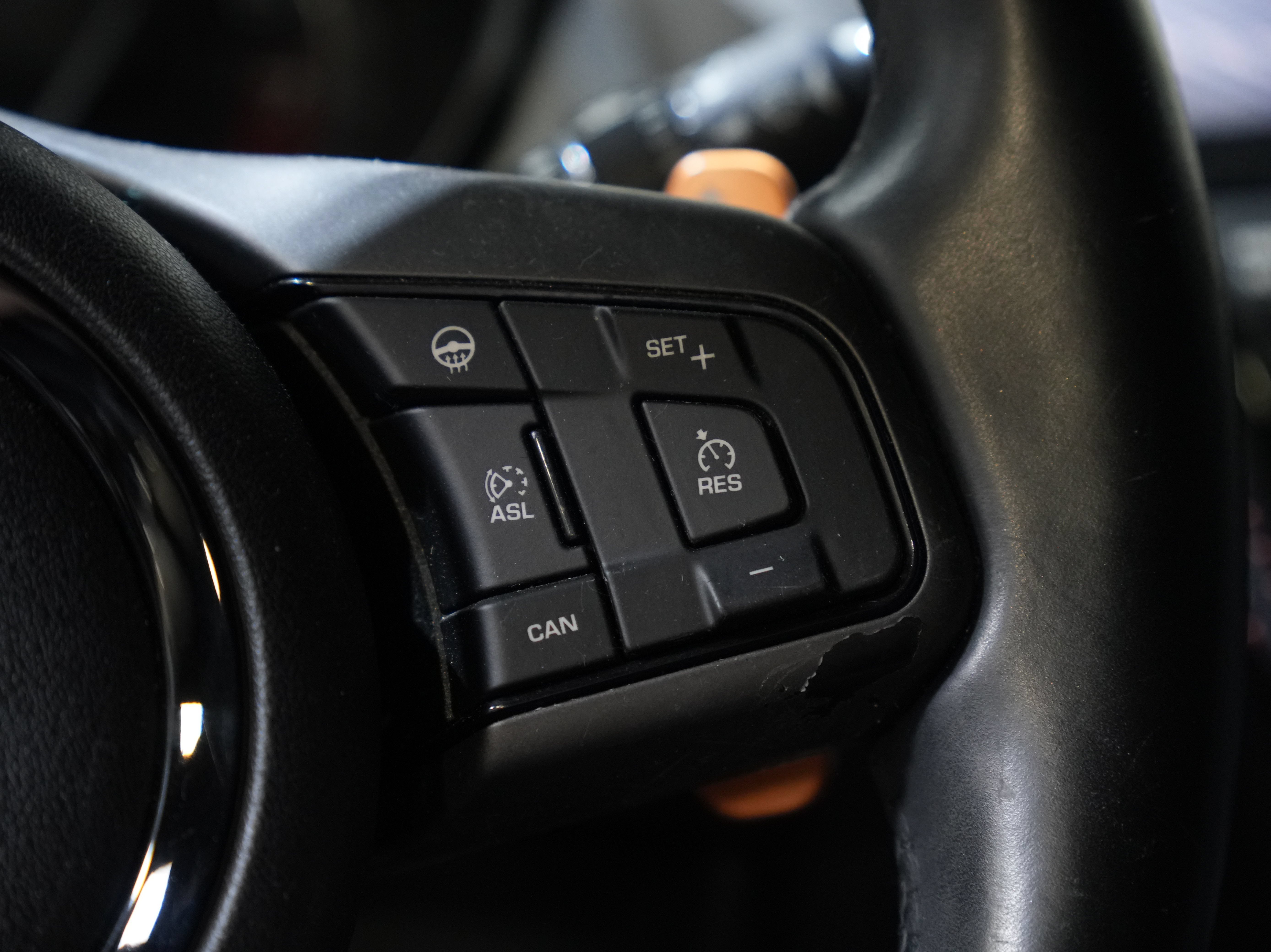 Used 2015 Jaguar F-TYPE R RWD image 33