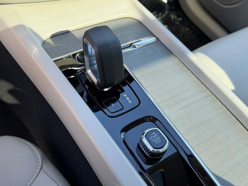 Used 2024 Volvo XC60 B5 Plus w/ Climate Package AWD/4WD image 32