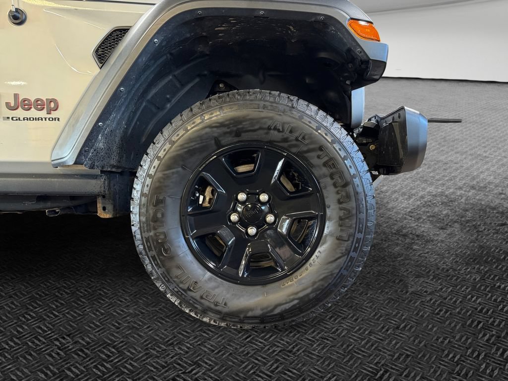 Used 2023 Jeep Gladiator Mojave w/ Cold Weather Group AWD/4WD image 11
