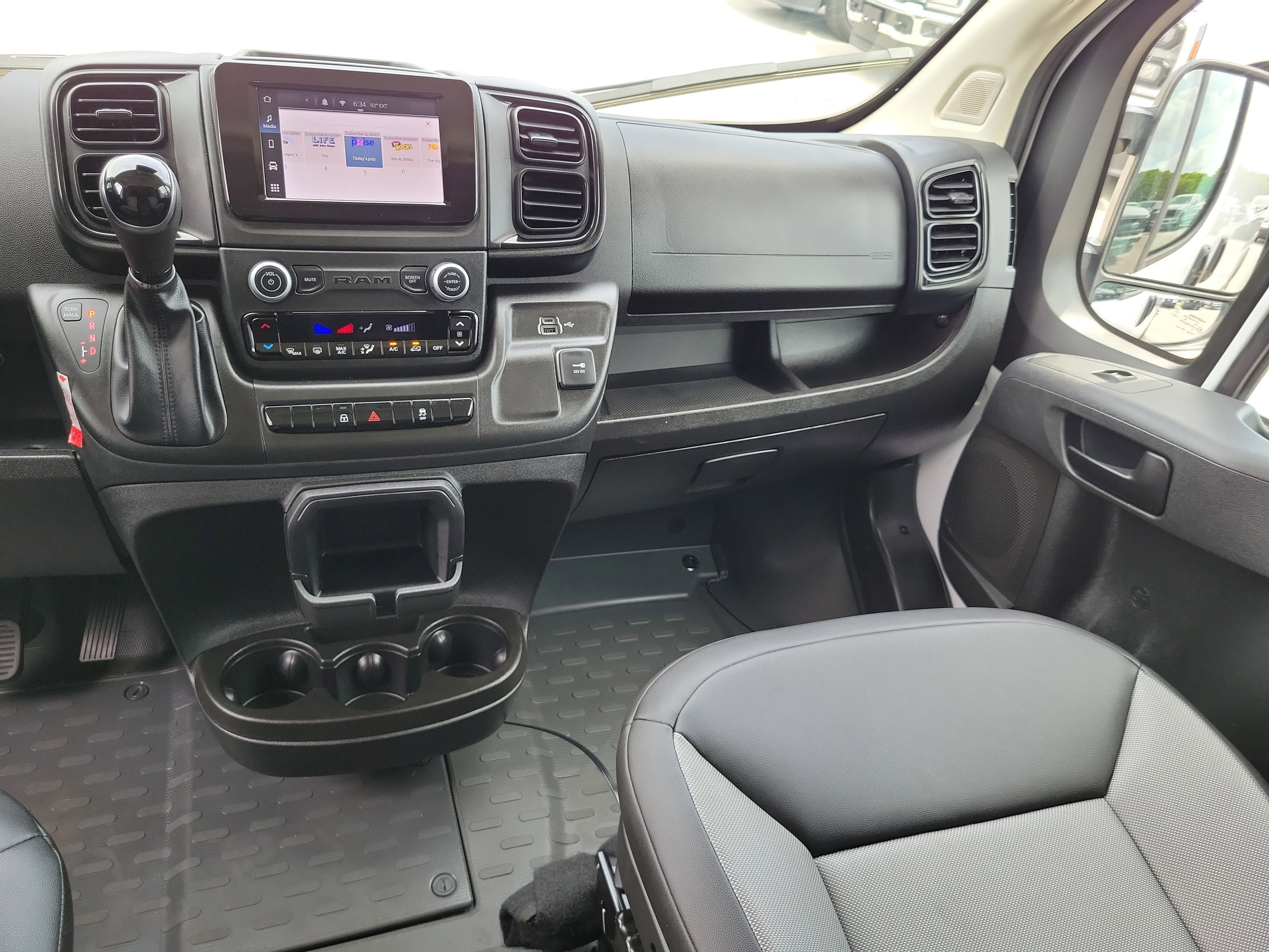 Used 2026 RAM ProMaster 2500 w/ Convenience Group FWD image 17