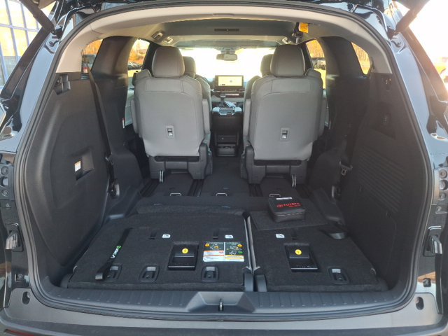 New 2026 Toyota Sienna XLE AWD/4WD image 28