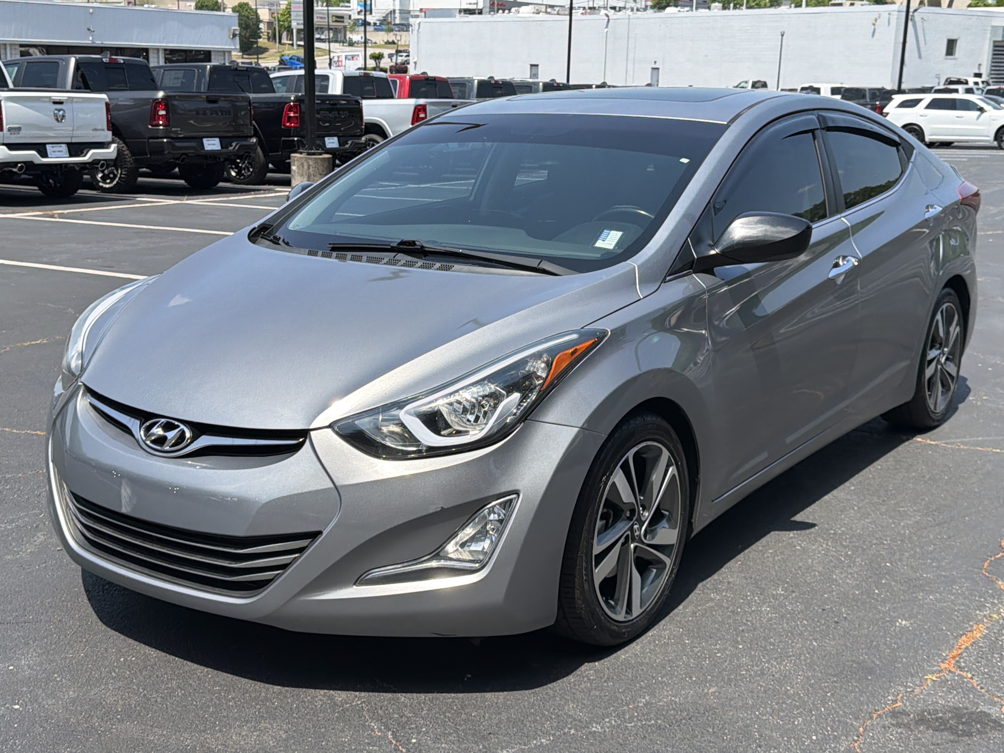 Used 2014 Hyundai Elantra Limited w/ Option Group 03 FWD image 3