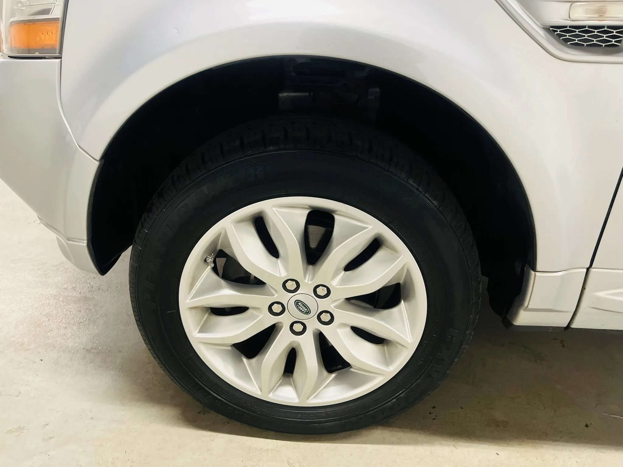 Used 2013 Land Rover LR2 HSE AWD/4WD image 19