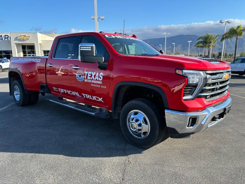 Used 2024 Chevrolet Silverado 3500 LTZ AWD/4WD image 3