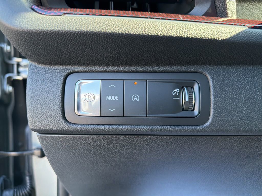 Certified 2025 Chevrolet Traverse RS w/ LPO, Illumination Package FWD image 25