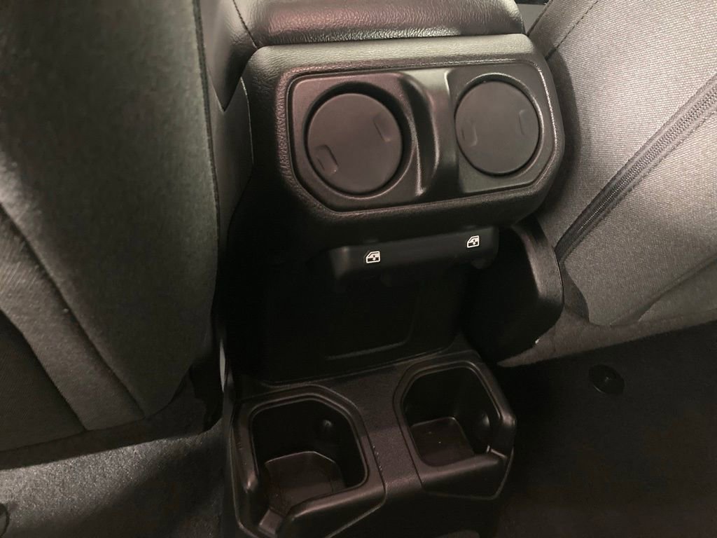 Used 2025 Jeep Wrangler Sport S image 15