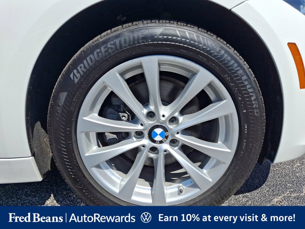 Used 2018 BMW 320i Sedan RWD image 11