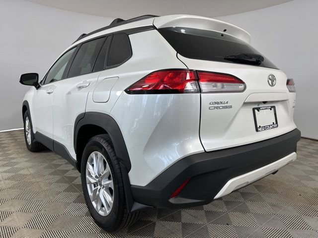 Used 2024 Toyota Corolla Cross LE AWD/4WD image 5