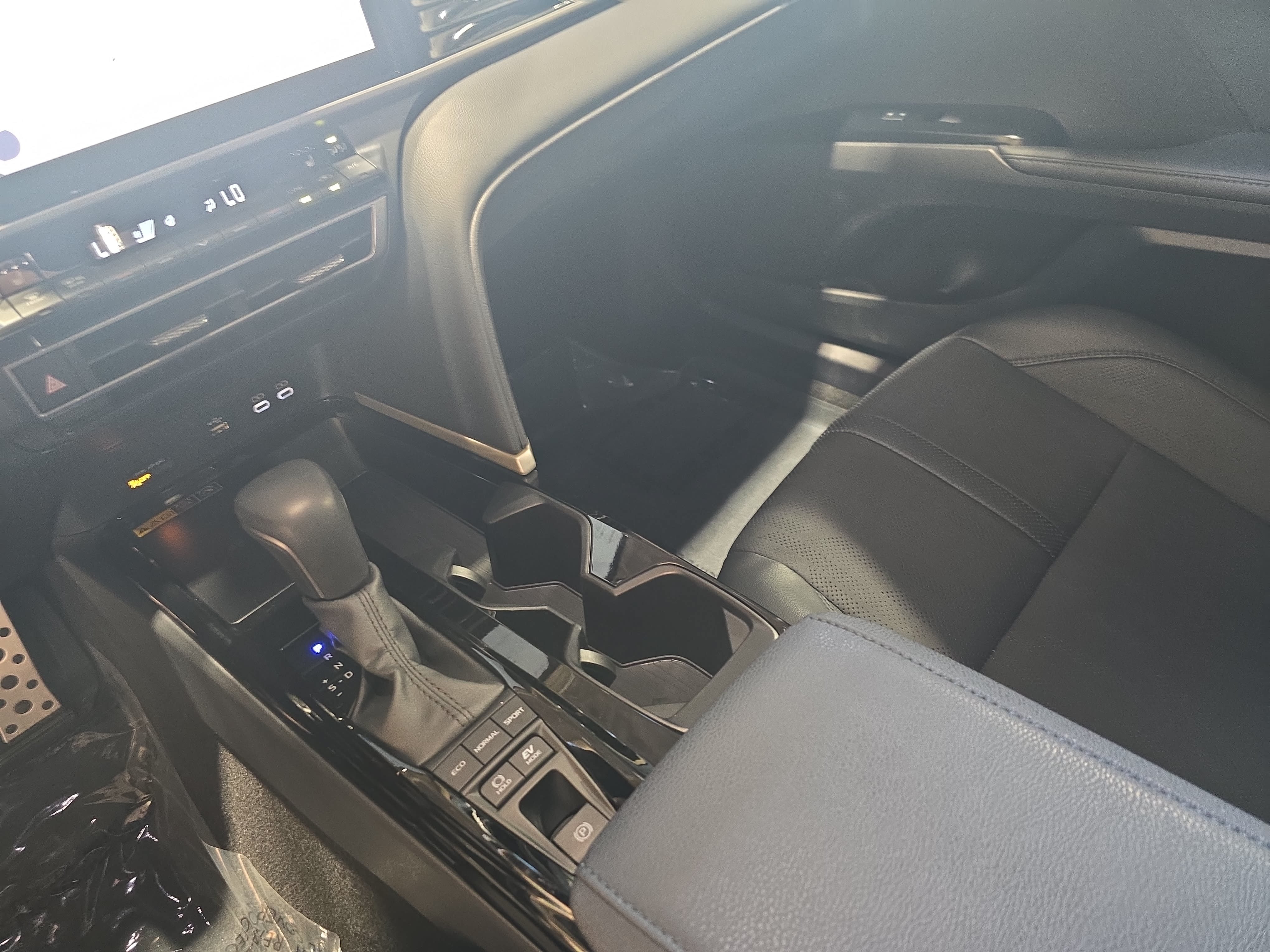 Used 2025 Toyota Camry XSE FWD image 23