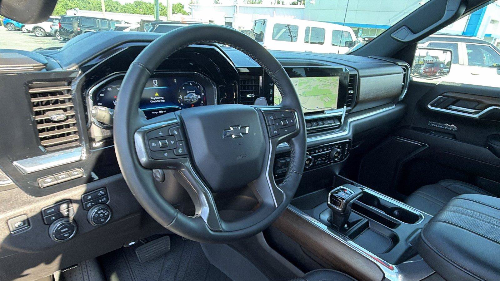 Used 2024 Chevrolet Silverado 1500 High Country w/ Midnight Edition AWD/4WD image 25