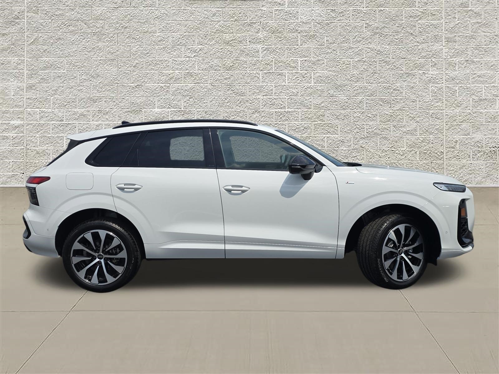 New 2026 Audi Q3 quattro 2.0T AWD/4WD image 8